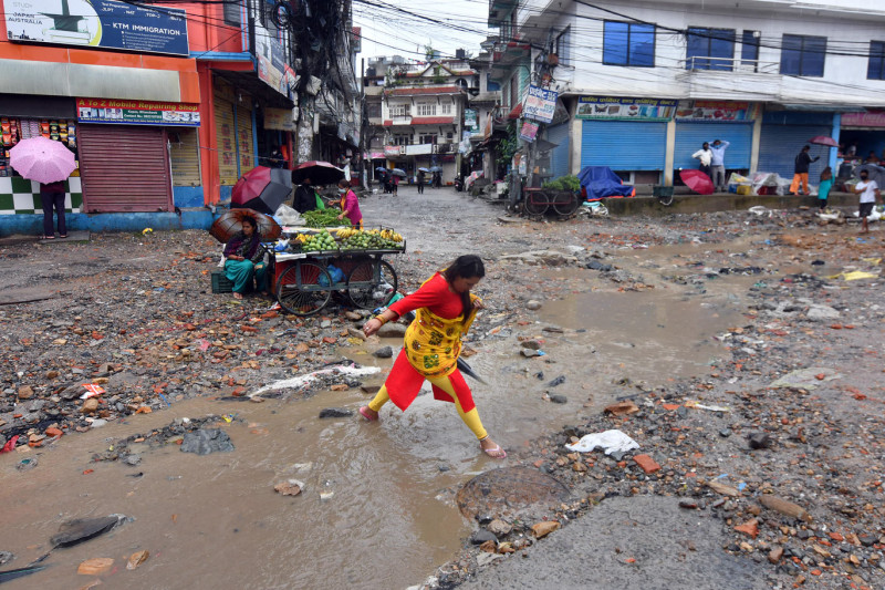 वर्षाले अस्तब्यस्त काठमाडौं